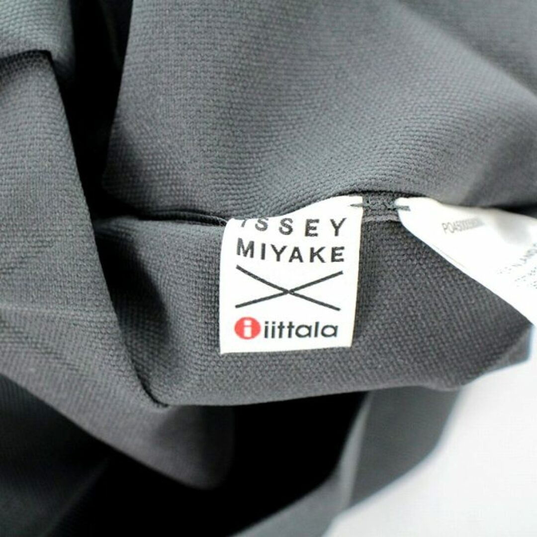 ISSEY MIYAKE(イッセイミヤケ)のイッセイミヤケ  iittala トートバッグ 折り畳み キャンバス グレー レディースのバッグ(トートバッグ)の商品写真