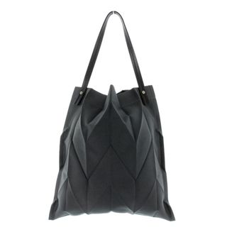 ISSEY MIYAKE(バッグ ・ グレー/灰色系)のフリマアイテム一覧 ISSEY MIYAKE(バッグ ・ グレー/灰色系)のフリマアイテム一覧