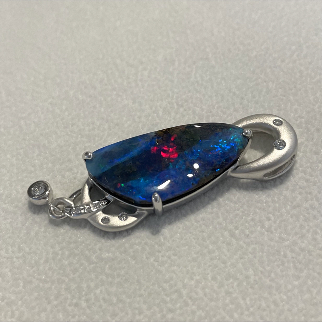 k18WG ボルダーオパール12.01ct ダイヤ0.15ct ペンダントトップ