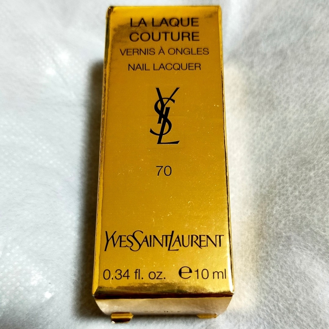 Yves Saint Laurent Beaute(イヴサンローランボーテ)のイヴサンローラン　ラ　ラッククチュール　70 PEACE GREEN コスメ/美容のネイル(マニキュア)の商品写真