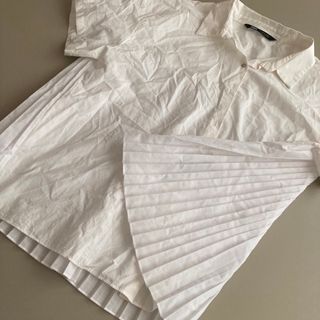 ザラ(ZARA)のzara 半袖ブラウス プリーツシャツ/マリンストレートハイウェストデニム(シャツ/ブラウス(半袖/袖なし))