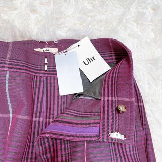 Uhr - 新品タグ付き Uhr ウーア チェックスリットパンツ パンツ 総柄