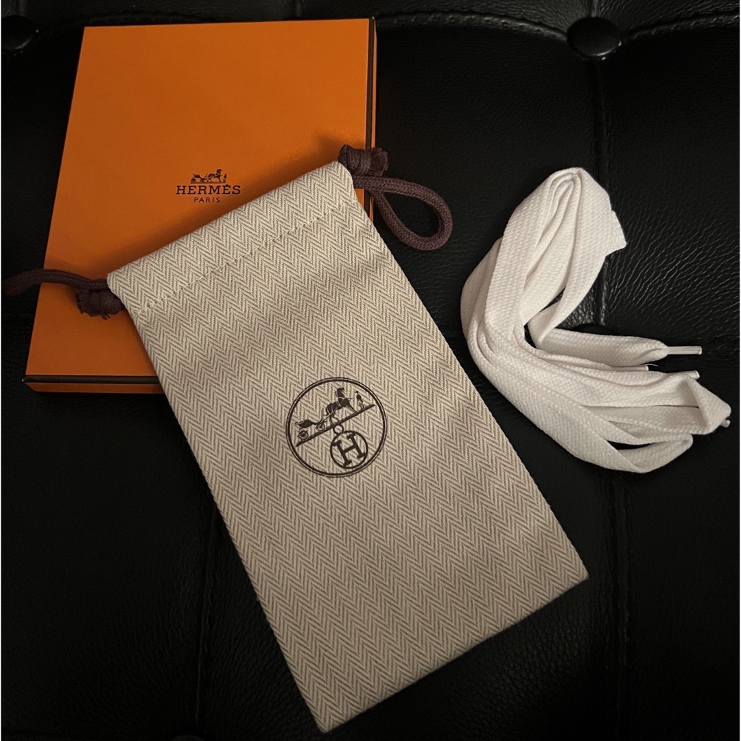 Hermes(エルメス)の新品⭐︎未使用　エルメス　HERMES 靴紐　ホワイト レディースの靴/シューズ(スニーカー)の商品写真