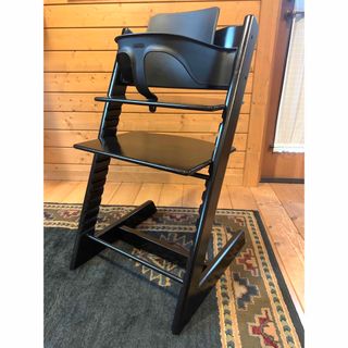 良品・超人気色・V3ベビーガード付】(513)ストッケ トリップトラップ-