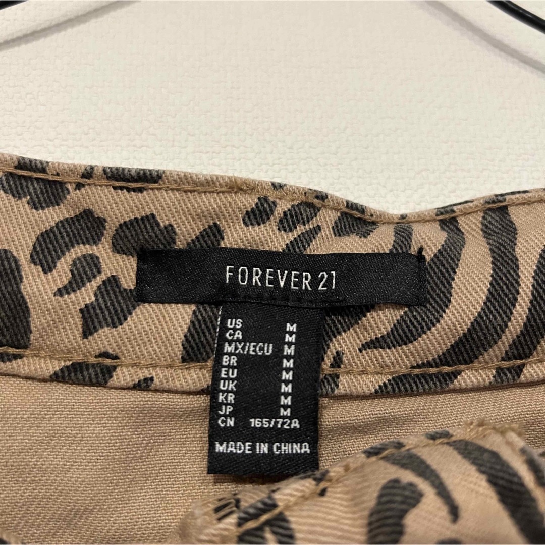 FOREVER 21(フォーエバートゥエンティーワン)のForever21  ミニスカート レオパード柄 レディースのスカート(ミニスカート)の商品写真