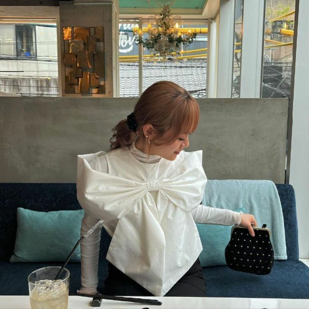 即日発送 新品 完売品 Bibiy. ANNE RIBBON BLOUSE 白 即日発送 新品 完売品 Bibiy. ANNE RIBBON BLOUSE 白