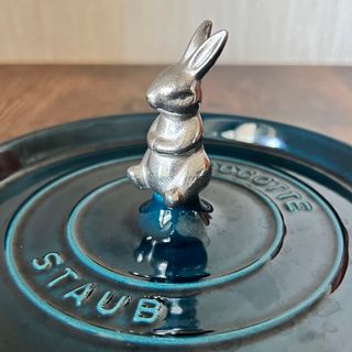 ストウブ(STAUB)の[海外限定/日本未発売] シャイニーシルバー/うさぎノブ STAUB(調理道具/製菓道具)