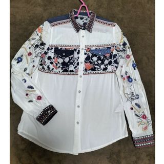 デシグアル(DESIGUAL)のデシグアル Desigual シャツ ブラウスMサイズ(シャツ/ブラウス(長袖/七分))