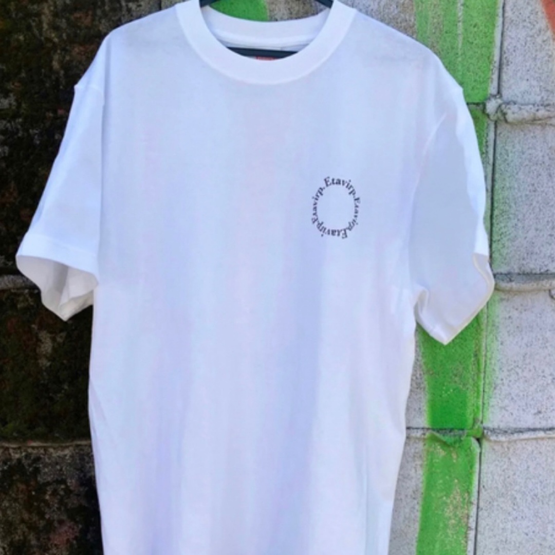 1LDK SELECT(ワンエルディーケーセレクト)のEtavirp Circle Logo Tee メンズのトップス(Tシャツ/カットソー(半袖/袖なし))の商品写真
