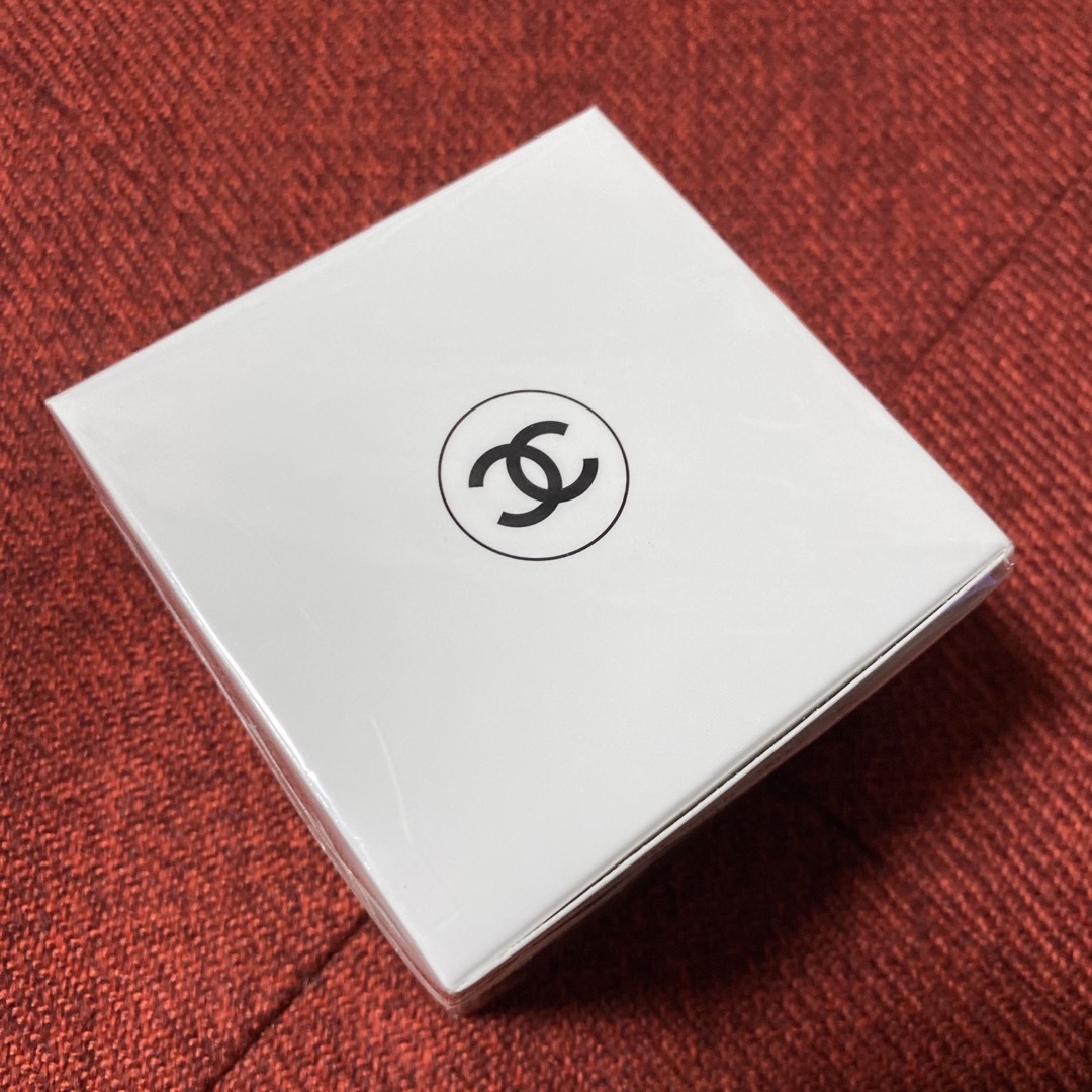 CHANEL(シャネル)の新品未開封　シャネル イドゥラ ビューティ マイクロ クリーム 50g コスメ/美容のスキンケア/基礎化粧品(フェイスクリーム)の商品写真