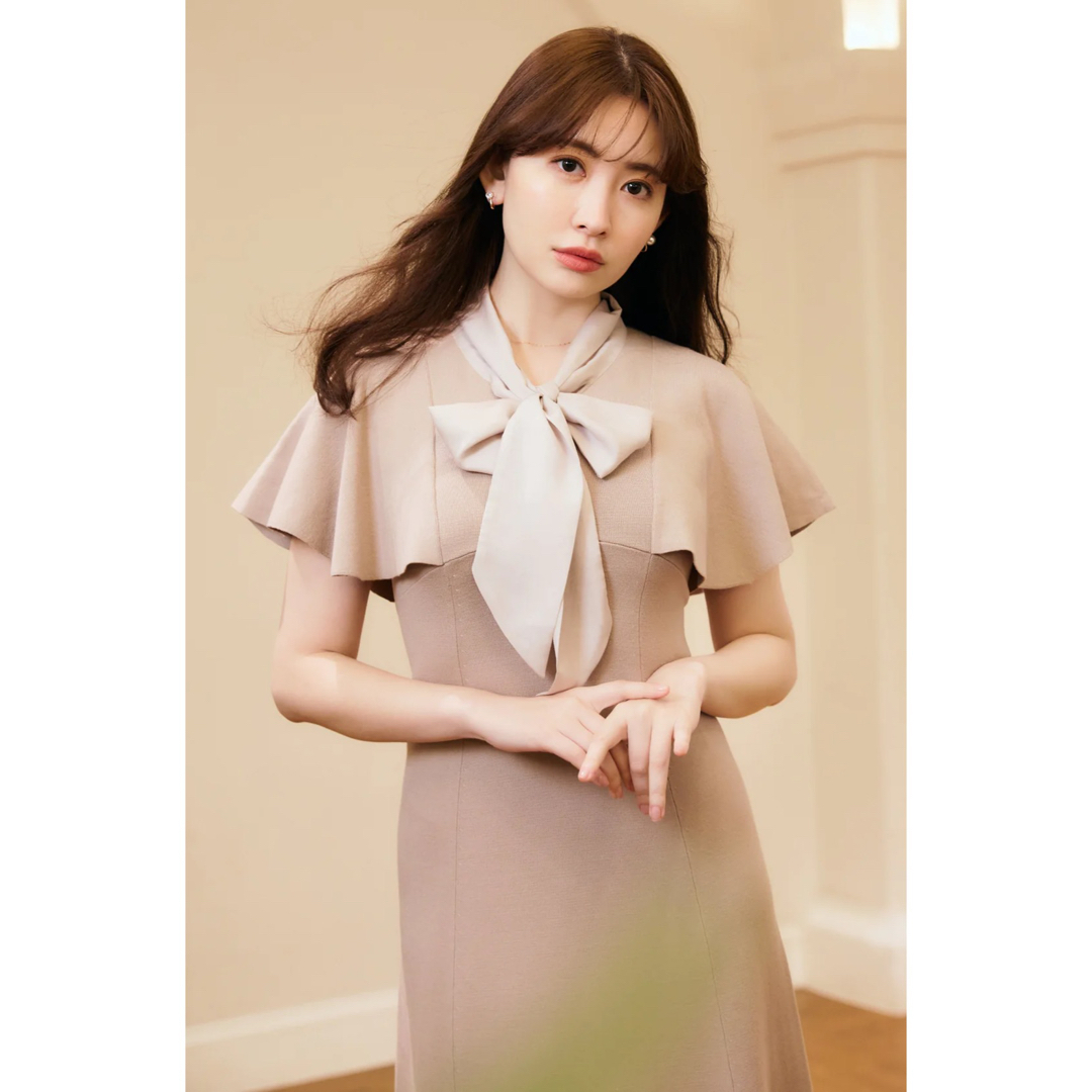 Her lip to Butterfly Sleeve Knit Dress