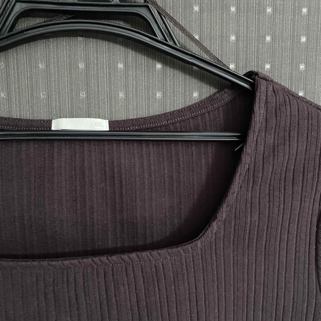 GU(ジーユー)のGU リブスクエアネックコンパクトT ブラウン 茶色 レディースのトップス(Tシャツ(半袖/袖なし))の商品写真