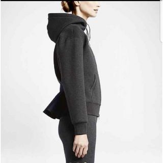 サカイ(sacai)の美品　NIKE×sacai　スウェットパーカー　S(パーカー)