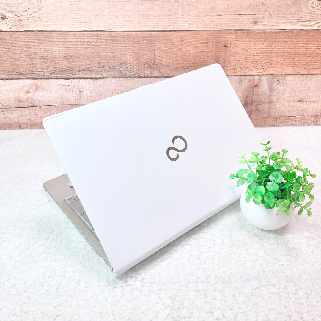 i5✨小型軽量❣️持ち運びに便利☘️白ノートパソコン✨500GB❣️WEB