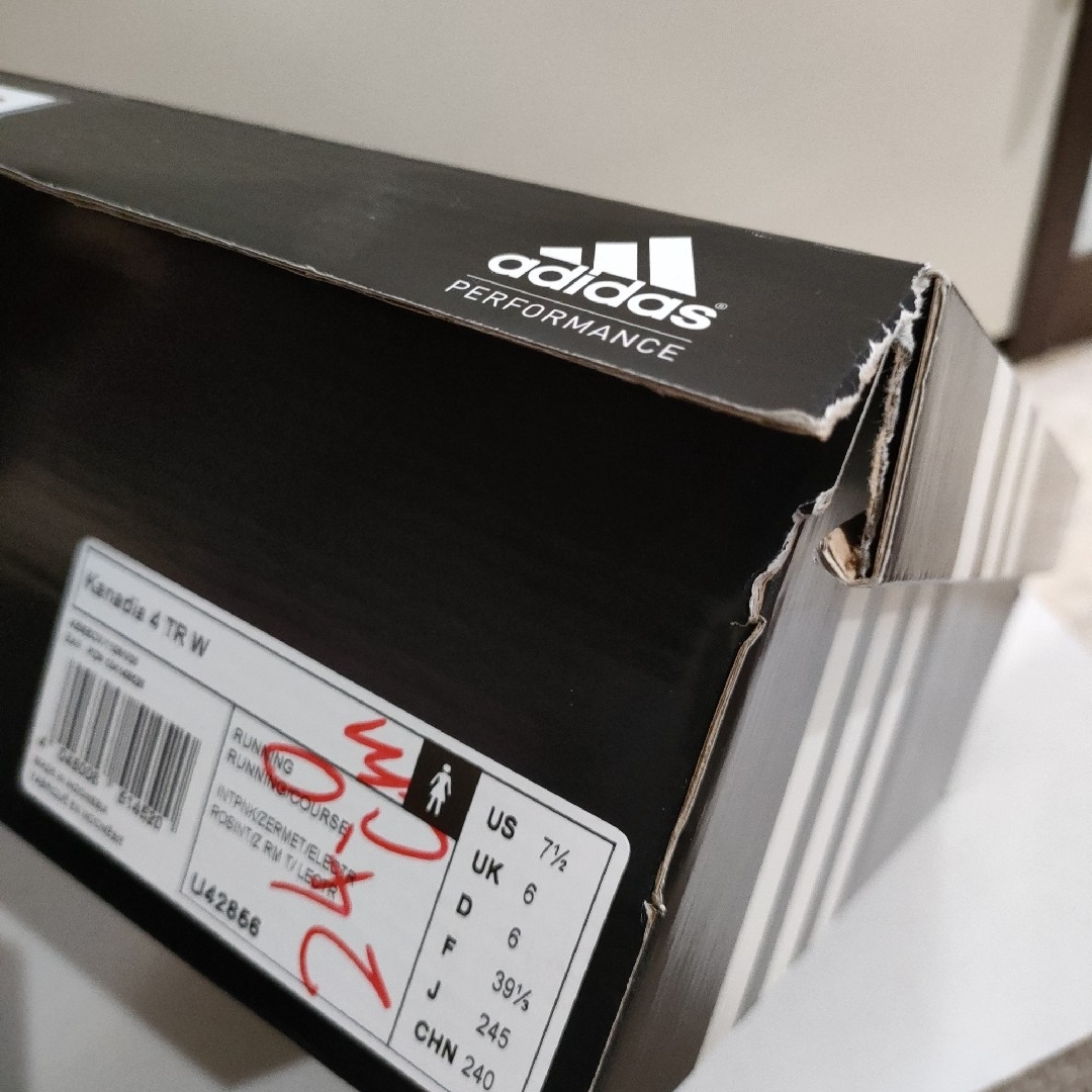 adidas(アディダス)のアディダス　スニーカー　KANADIA 4 TR W スポーツ/アウトドアのランニング(シューズ)の商品写真
