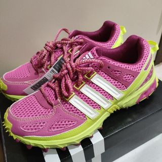 アディダス(adidas)のアディダス　スニーカー　KANADIA 4 TR W(シューズ)