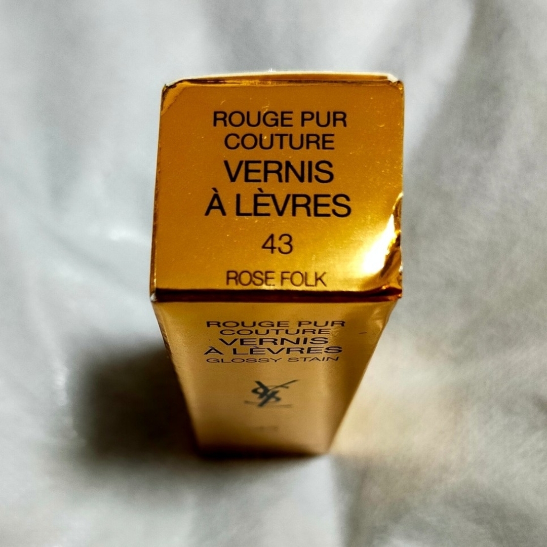 Yves Saint Laurent Beaute(イヴサンローランボーテ)のイヴサンローラン　ルージュ　ピュールクチュール　ヴェルニ　No.43　ローズフォ コスメ/美容のベースメイク/化粧品(口紅)の商品写真