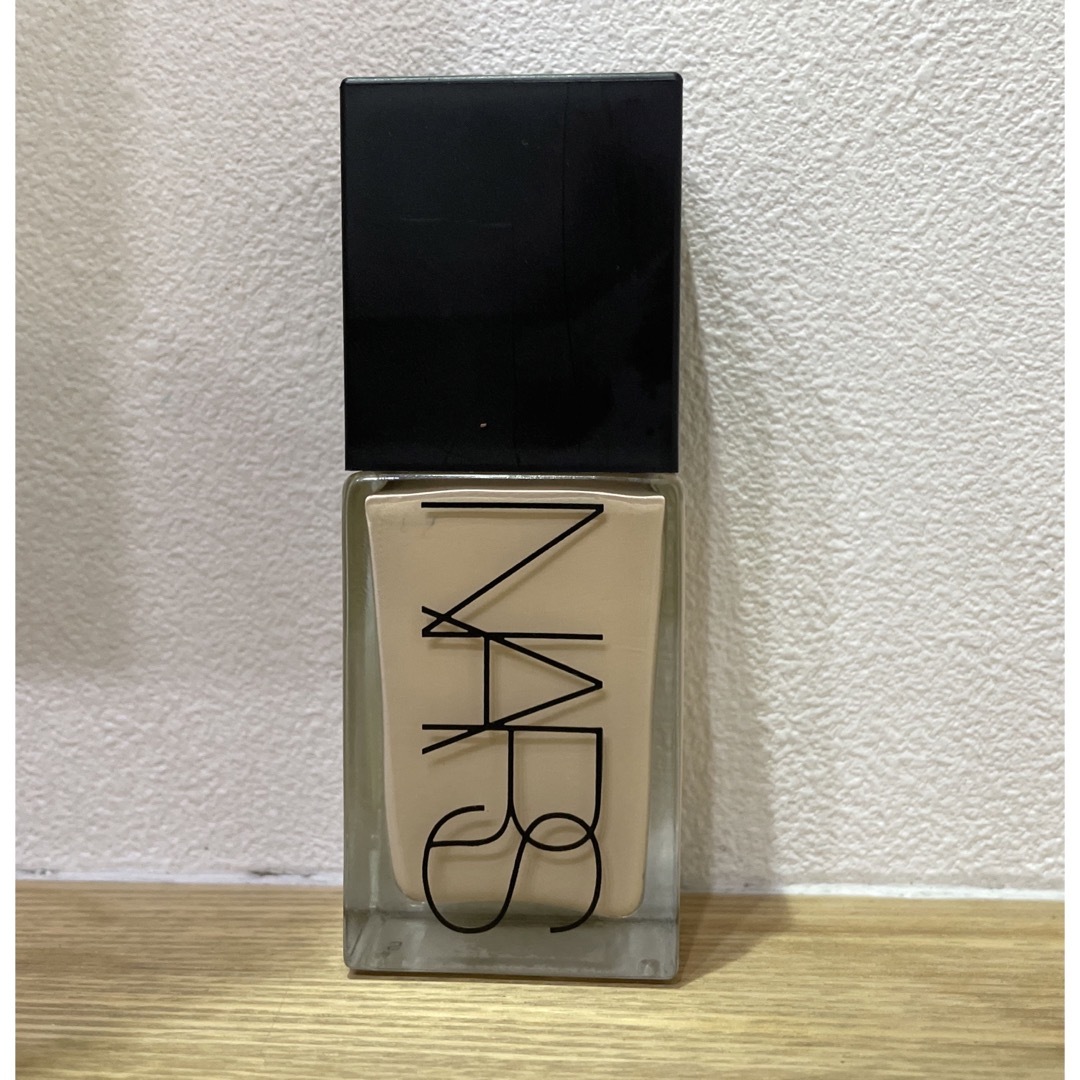 NARS(ナーズ)のNARS ナーズ　ライトリフレクティング　ファンデーション　02166 コスメ/美容のベースメイク/化粧品(ファンデーション)の商品写真