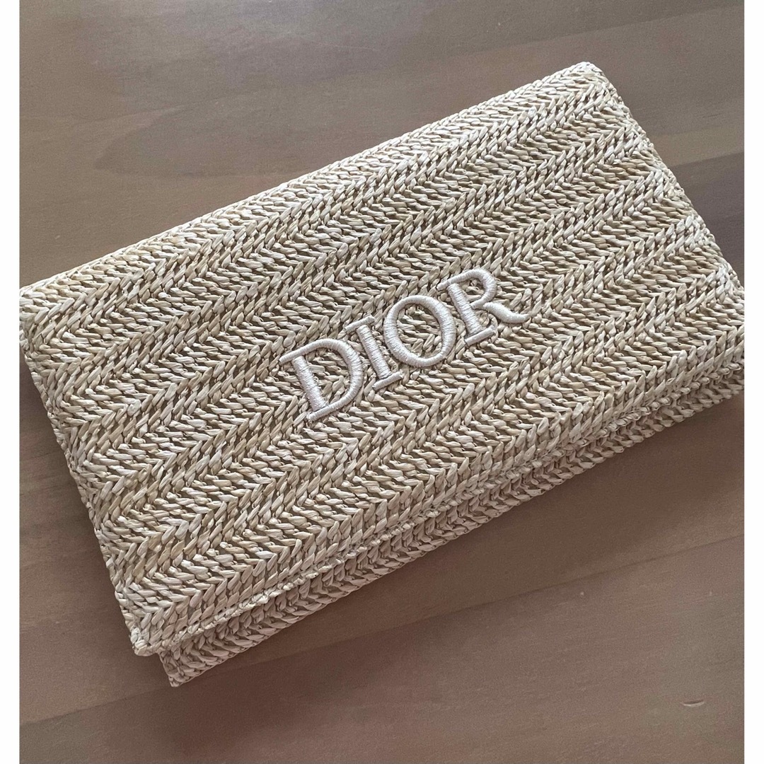 Dior(ディオール)の限定　ディオール　ノベルティ　ラタン　ベージュ　ポーチ レディースのバッグ(クラッチバッグ)の商品写真