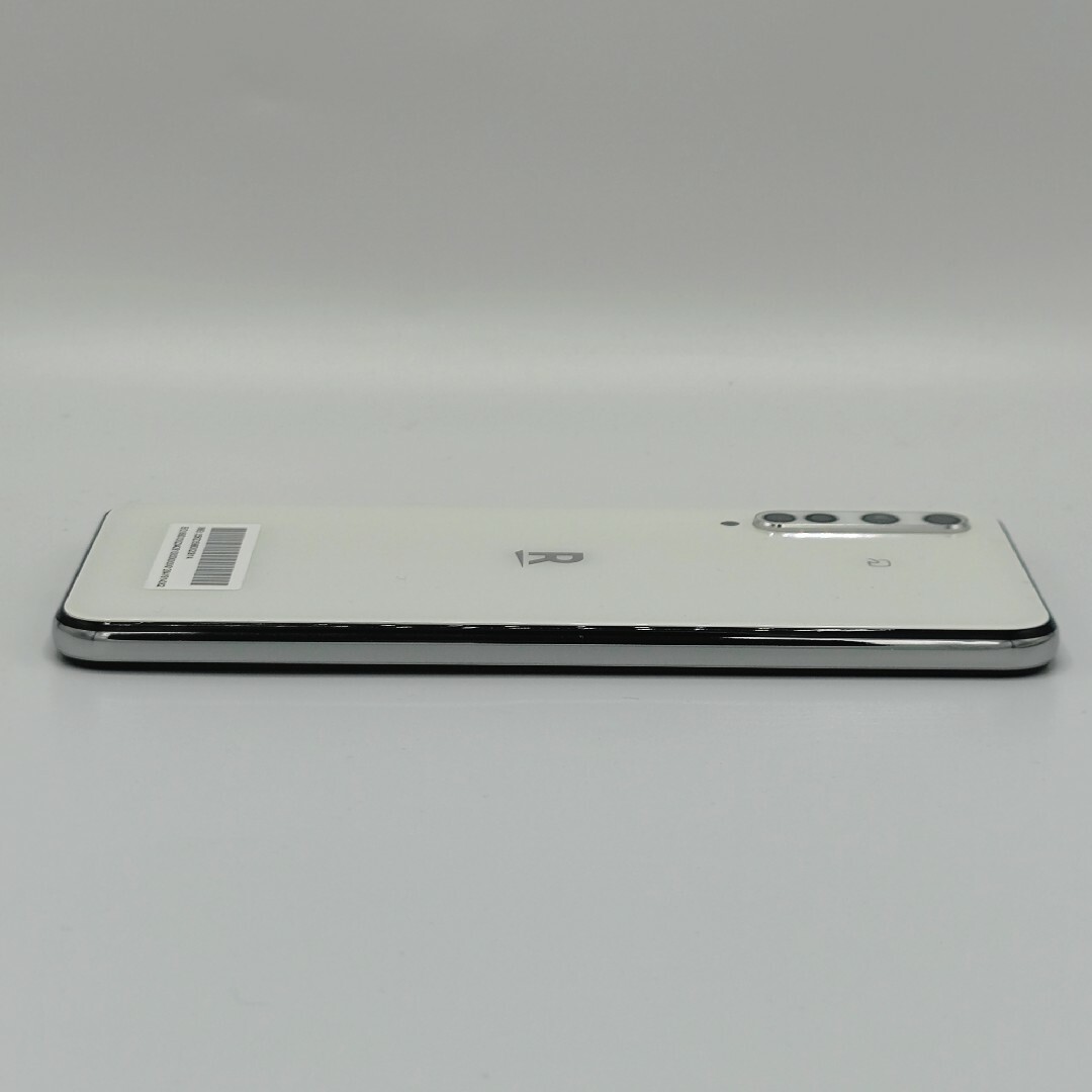 Rakuten(ラクテン)のRakuten BIG ホワイト ZR01 スマホ/家電/カメラのスマートフォン/携帯電話(スマートフォン本体)の商品写真
