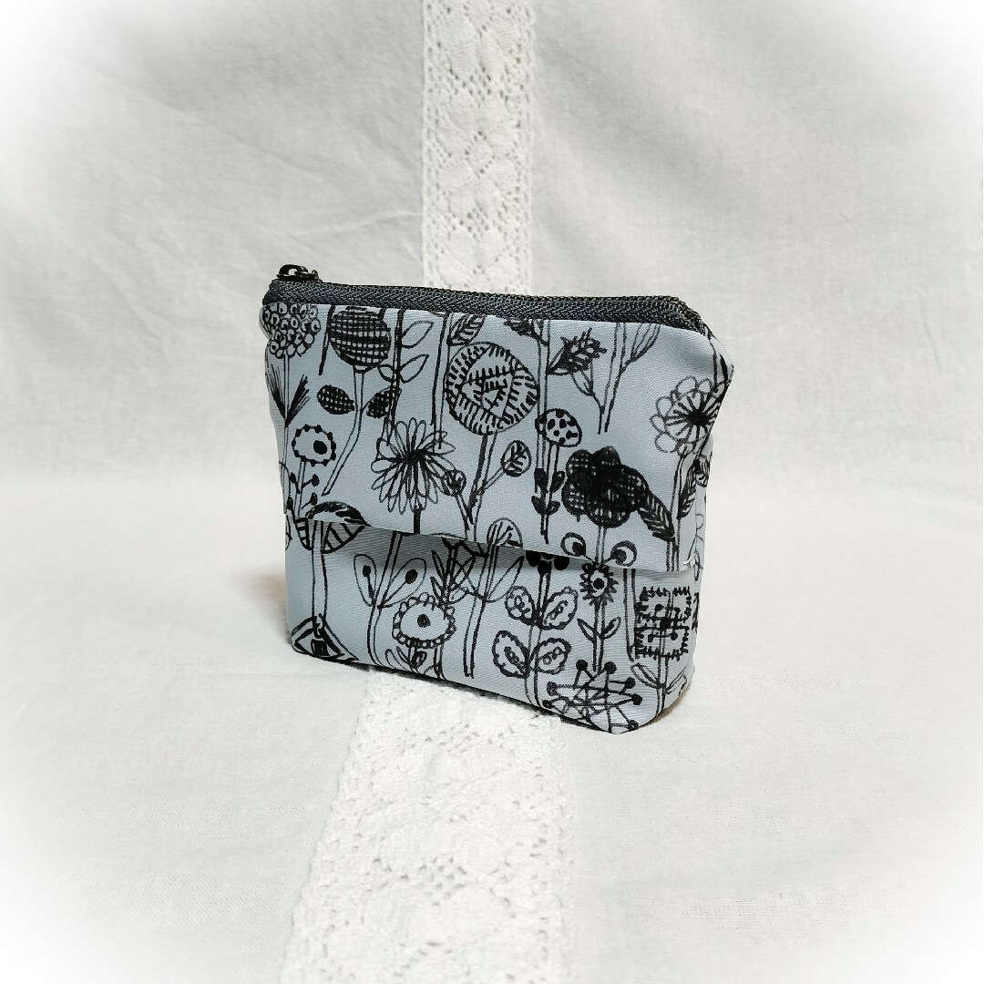 ミナペルホネン ティッシュケース付きポーチ Mサイズ ハンドメイドのファッション小物(その他)の商品写真