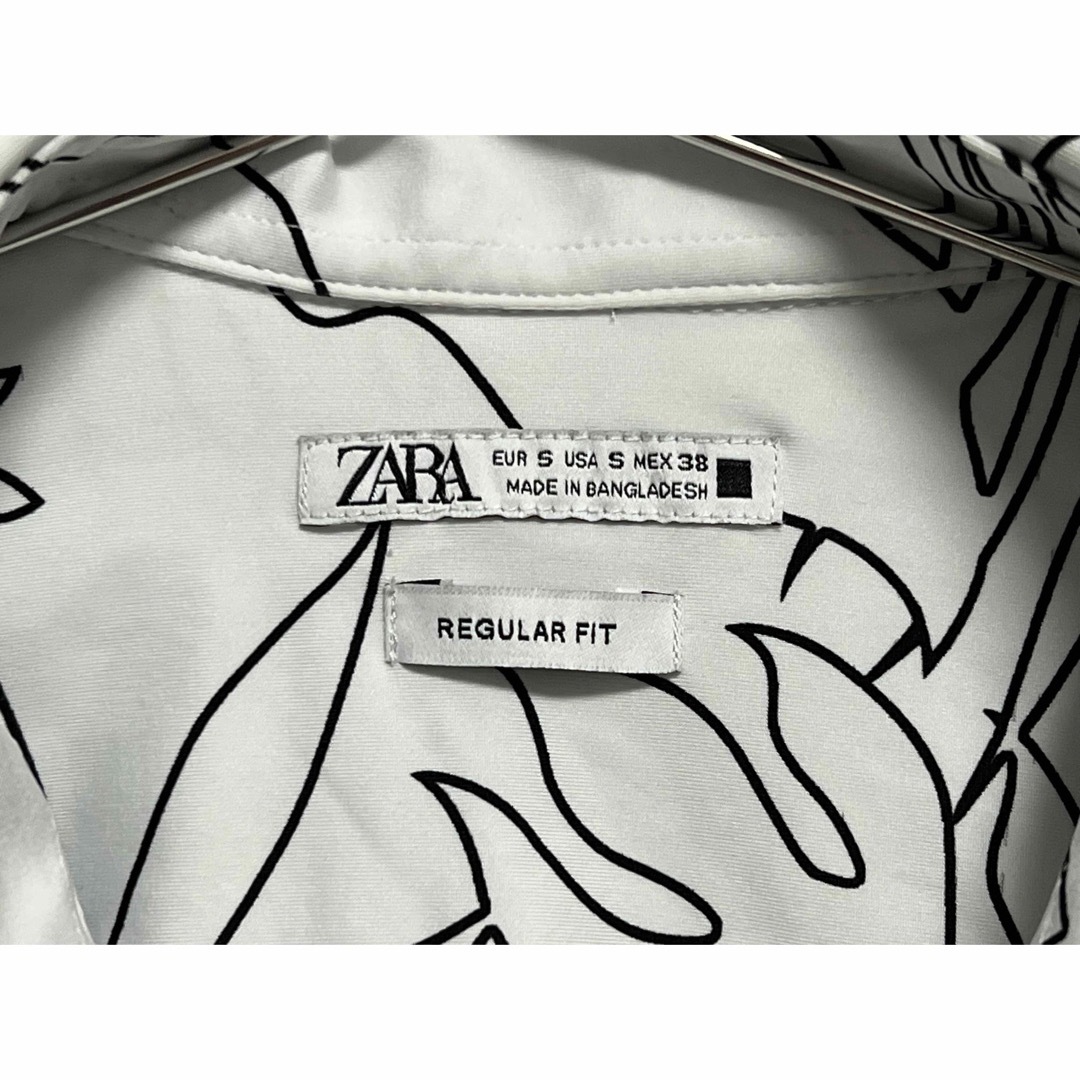 ZARA(ザラ)の☆新品未使用品☆ZARA半袖　柄シャツ REGULARFIT Sサイズ 総柄 レディースのトップス(シャツ/ブラウス(半袖/袖なし))の商品写真