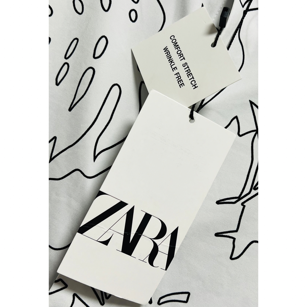 ZARA(ザラ)の☆新品未使用品☆ZARA半袖　柄シャツ REGULARFIT Sサイズ 総柄 レディースのトップス(シャツ/ブラウス(半袖/袖なし))の商品写真