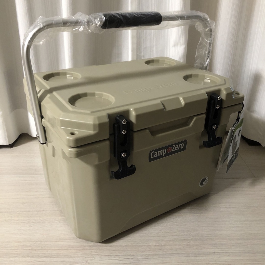 YETI(イエティ)のcamp-zero 20Lクーラーボックス　YETI対抗  ベージュ スポーツ/アウトドアのアウトドア(その他)の商品写真