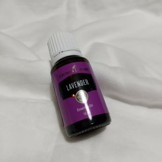 送料無料‼ヤングリヴィング　エッセンシャルオイルラベンダー15ml(アロマグッズ)