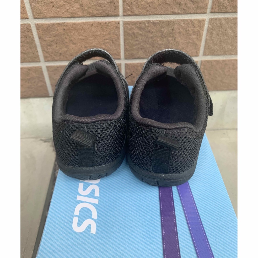 asics(アシックス)のサンダル　キッズ　子供用　14.0cm 黒　アシックス　asics キッズ/ベビー/マタニティのベビー靴/シューズ(~14cm)(サンダル)の商品写真