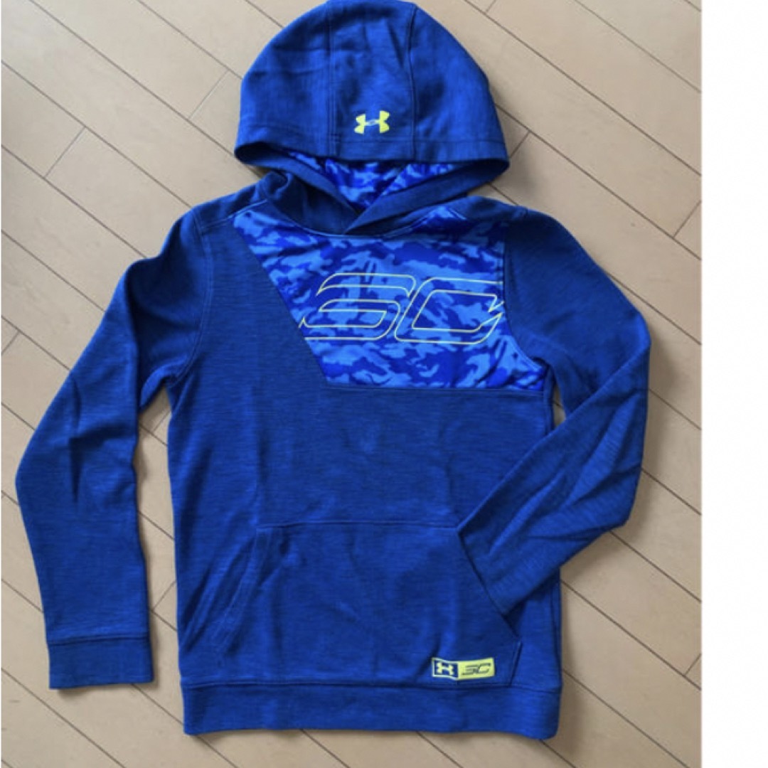 UNDER ARMOUR(アンダーアーマー)のパーカー　ステフィンカリー　カリー キッズ/ベビー/マタニティのキッズ服男の子用(90cm~)(Tシャツ/カットソー)の商品写真