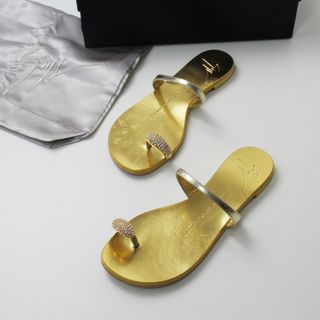 ジュゼッペザノッティ(GIUZEPPE ZANOTTI)のGiuseppe Zanotti ジュゼッペザノッティ 親指ビジューフラットサンダル 35/ゴールド 22.5cm【2400013372756】(サンダル)