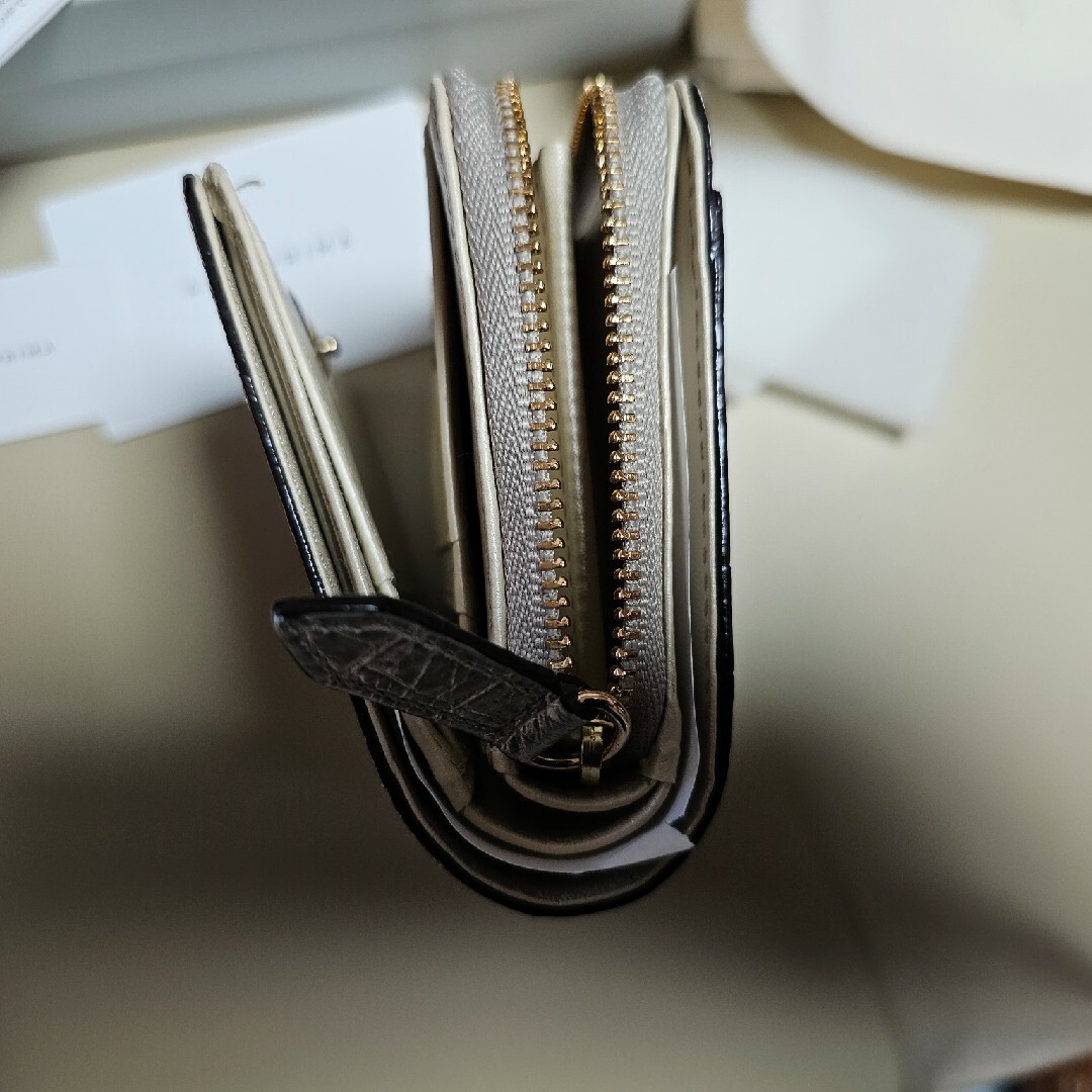 ANTEPRIMA(アンテプリマ)のANTEPRIMA　アンテプリマ　二つ折り　財布　新品保管品 レディースのファッション小物(財布)の商品写真