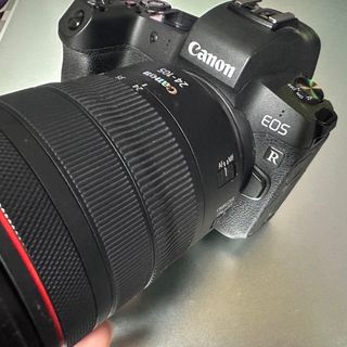 キヤノン(Canon)の山崎様　canon EOSR(ミラーレス一眼)