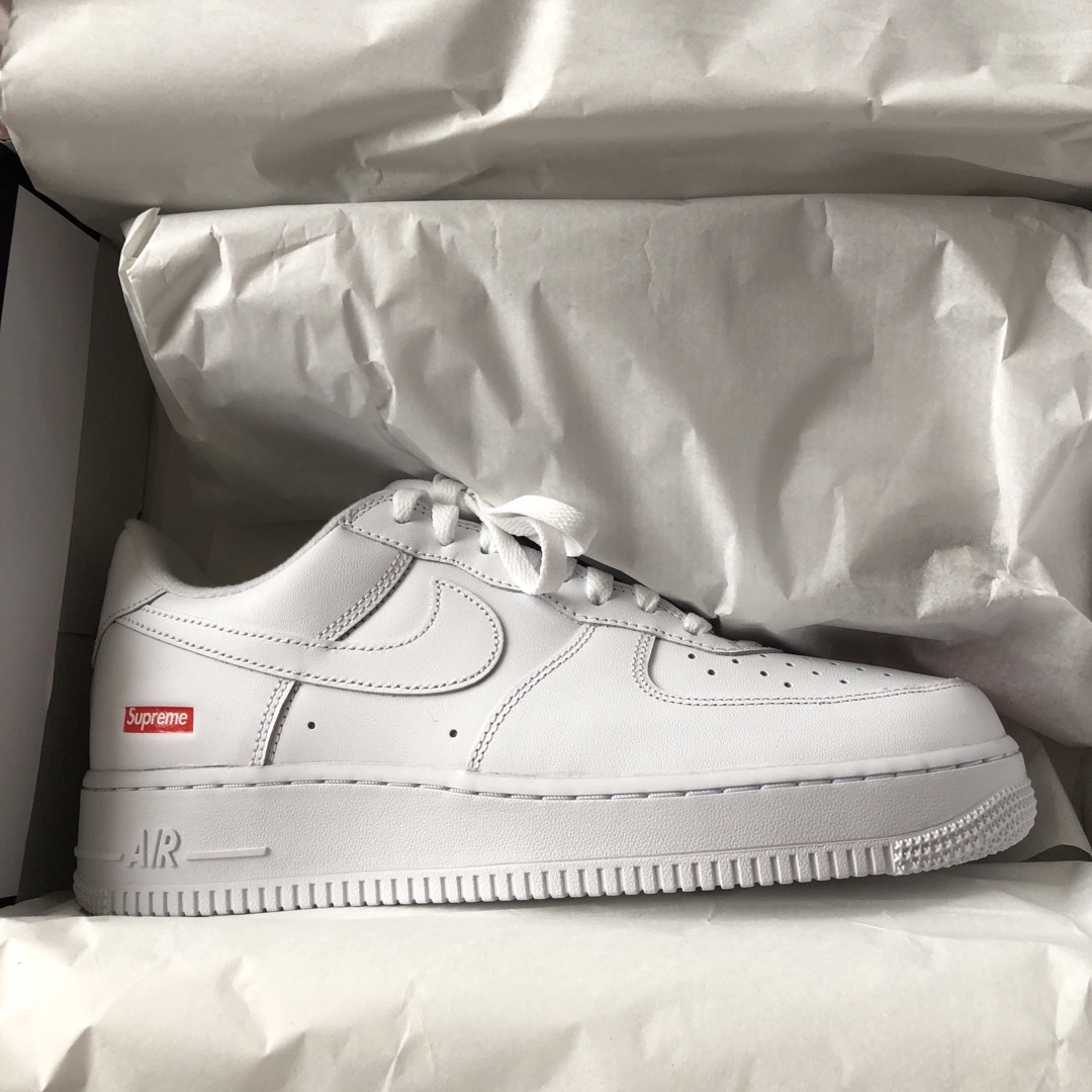 Supreme(シュプリーム)のSupreme × Nike Air Force 1 シュプリーム　ナイキ メンズの靴/シューズ(スニーカー)の商品写真