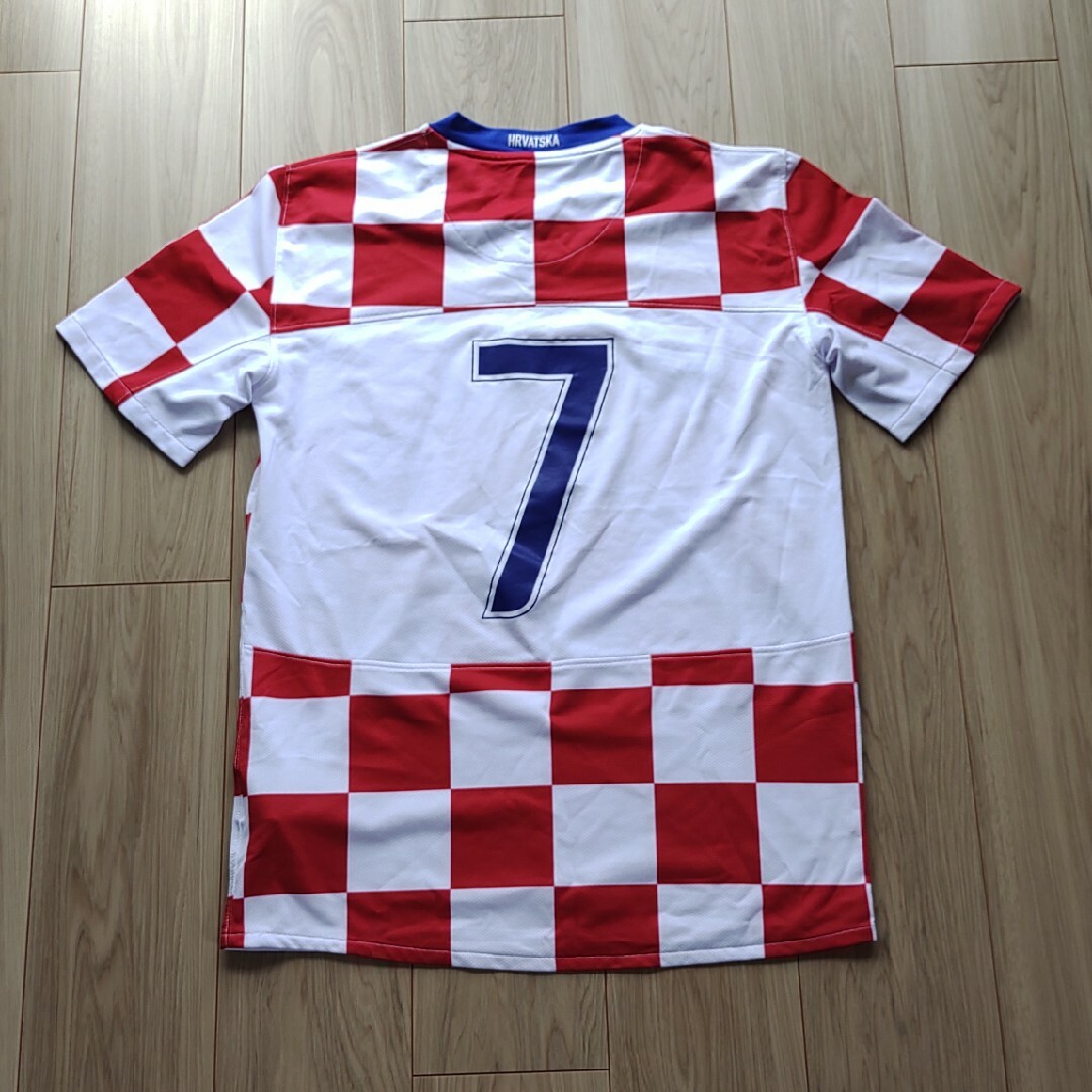 NIKE(ナイキ)のサッカー　ユニフォーム　クロアチア スポーツ/アウトドアのサッカー/フットサル(ウェア)の商品写真