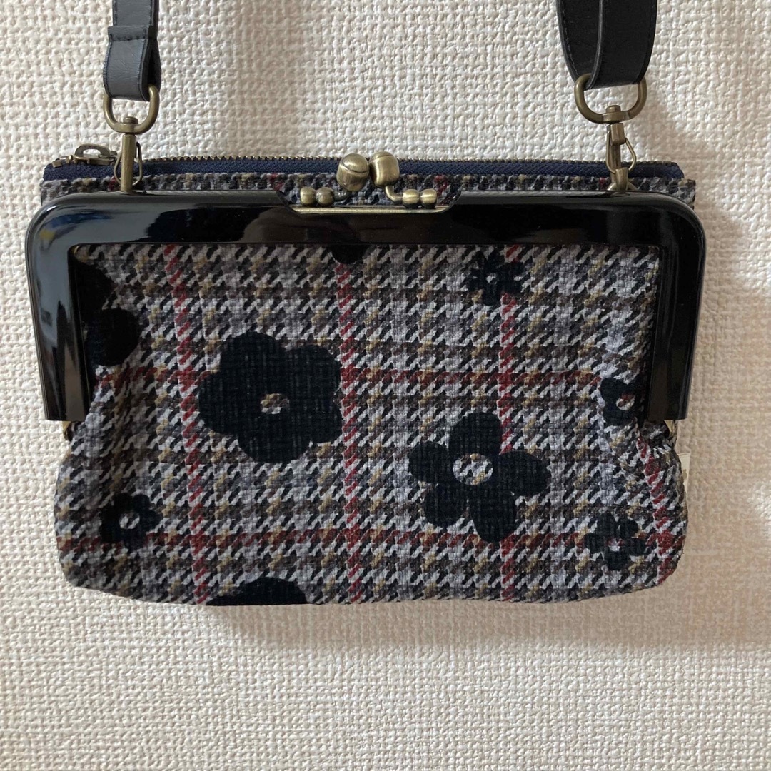 AYANOKOJI(アヤノコウジ)の【美品】あやの小路　がま口ショルダーバック　斜めがけ　クラッチ　ポシェット レディースのバッグ(ショルダーバッグ)の商品写真