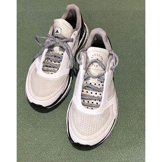 アディダスバイステラマッカートニー(adidas by Stella McCartney)の未使用　アディダス　by    ステラマッカートニー(スニーカー)