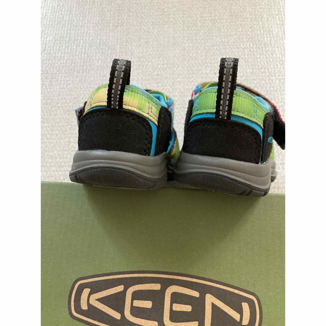 KEEN(キーン)のKEEN キーンベビー　キーンキッズ　水陸両用ニューポートエイチ2 タイダイ柄 キッズ/ベビー/マタニティのベビー靴/シューズ(~14cm)(サンダル)の商品写真