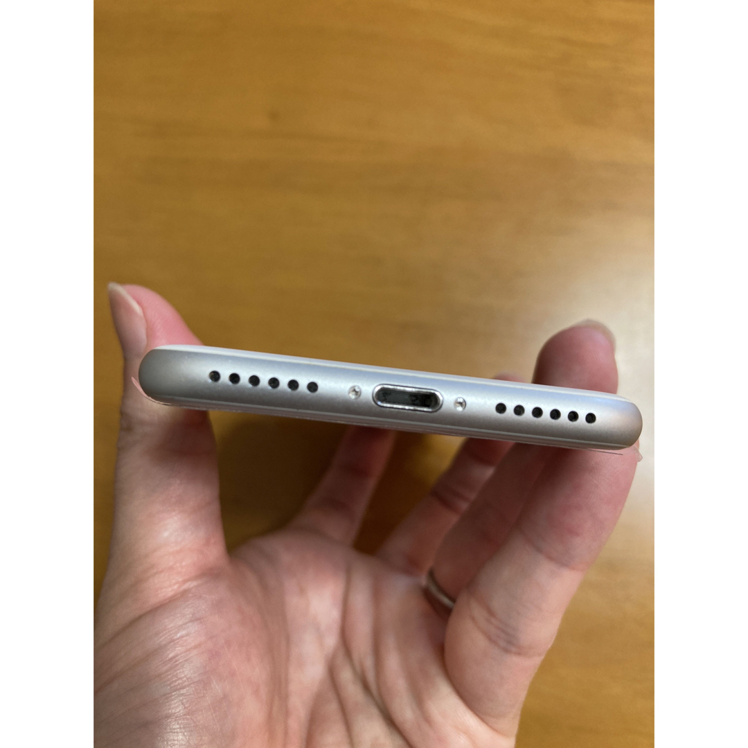 iPhone8 シルバー　64G SIMロック解除済み 3