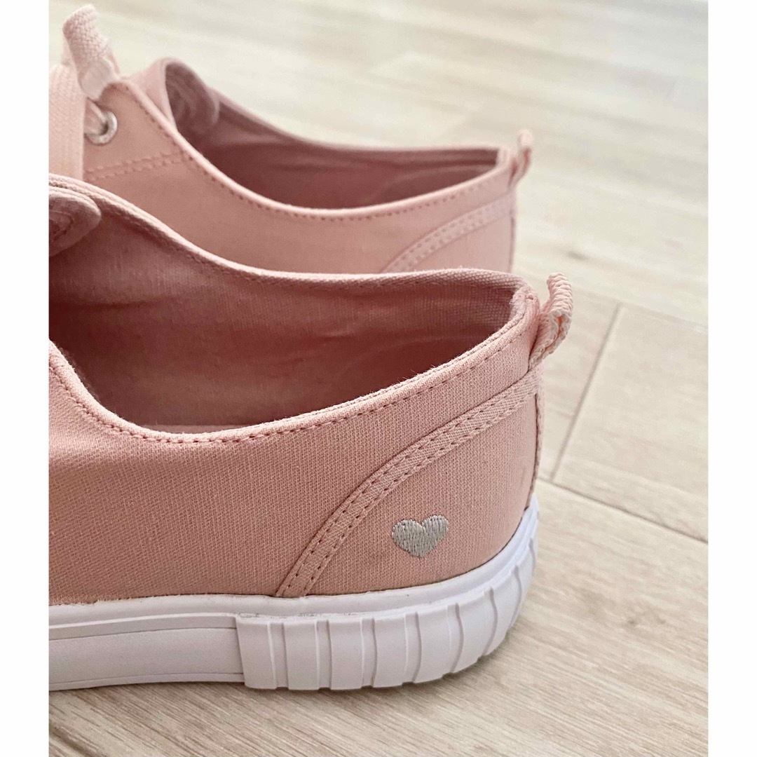 Bench(ベンチ)の【美品】Bench. ベンチ　靴　スニーカー　ピンク　かわいい　春 レディースの靴/シューズ(スニーカー)の商品写真