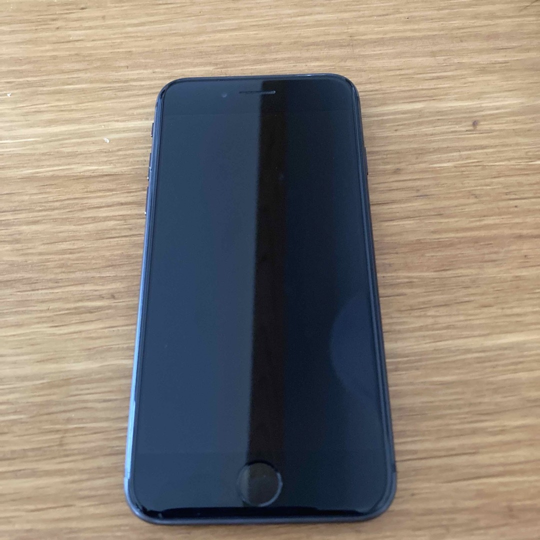 iPhone8 SIMフリー　本体のみ　64GB ブラック スマホ/家電/カメラのスマートフォン/携帯電話(スマートフォン本体)の商品写真