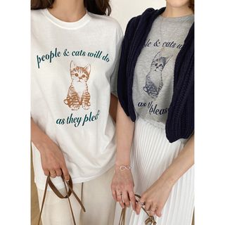 ディーホリック(dholic)のねこ　イラスト　Tシャツ　キャット(Tシャツ(半袖/袖なし))