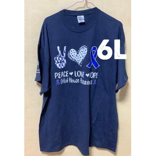 大きいサイズレディース　絵柄が引き立つ濃紺のTシャツ(Tシャツ(半袖/袖なし))