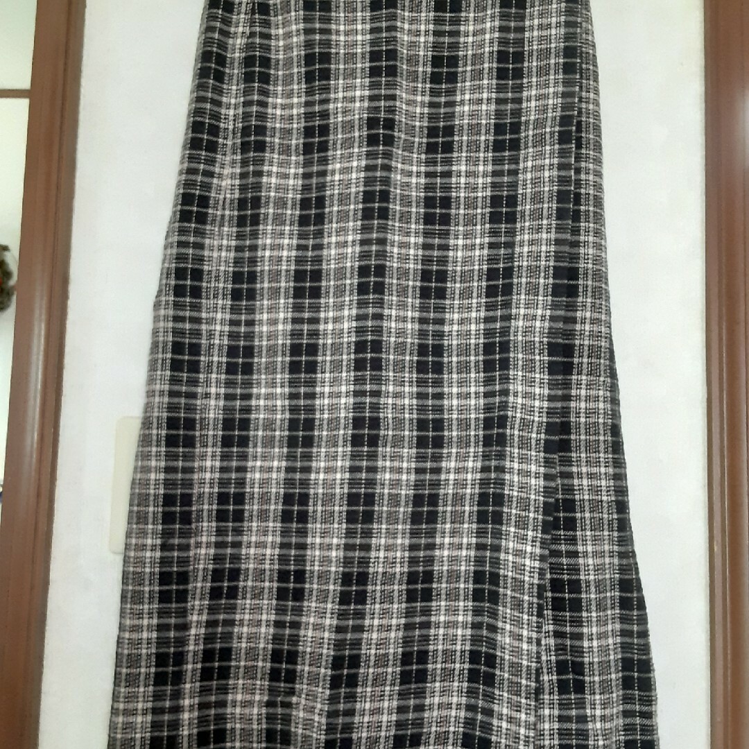 GU(ジーユー)のロングスカート　スリット有 レディースのスカート(ロングスカート)の商品写真