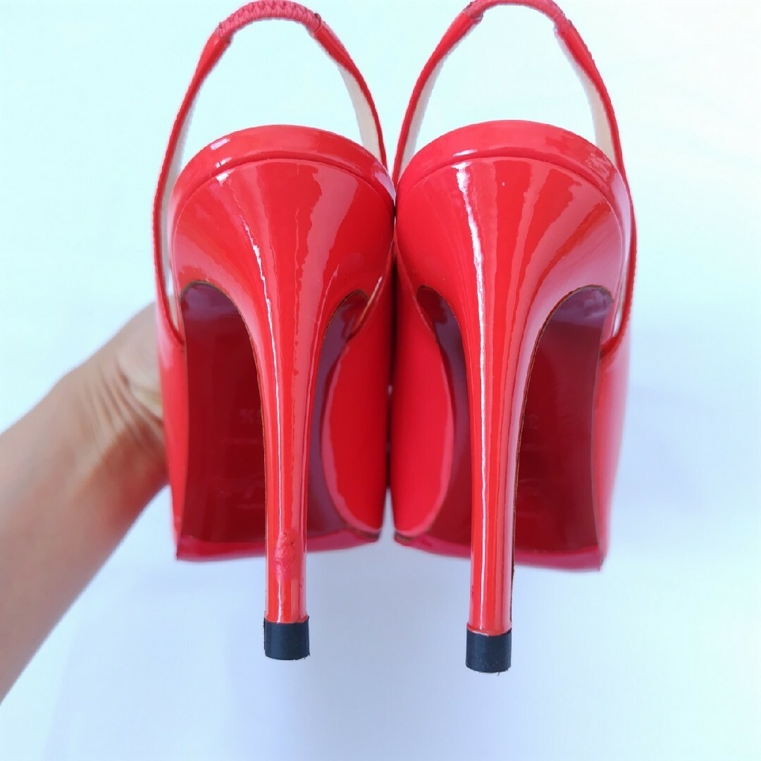 Christian Louboutin(クリスチャンルブタン)のクリスチャンルブタン ストラップ パンプス サンダル コーラルピンク レディースの靴/シューズ(サンダル)の商品写真