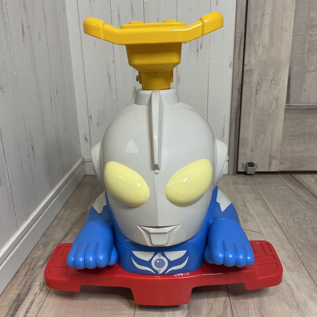 ウルトラマンコスモス 電動乗用 室内子供用 カート