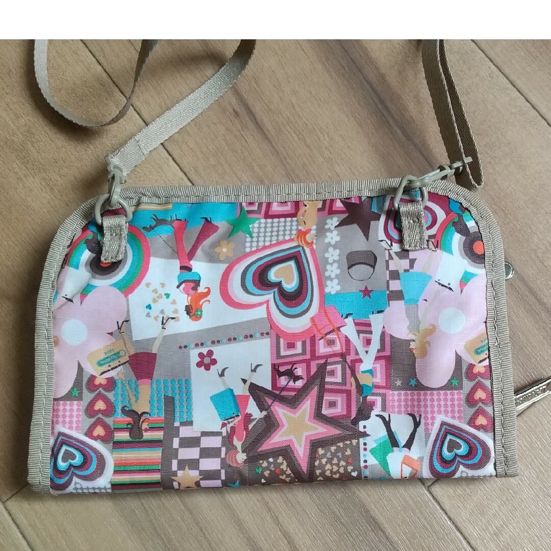 LeSportsac(レスポートサック)のLesportsac サコッシュ レディースのバッグ(ショルダーバッグ)の商品写真