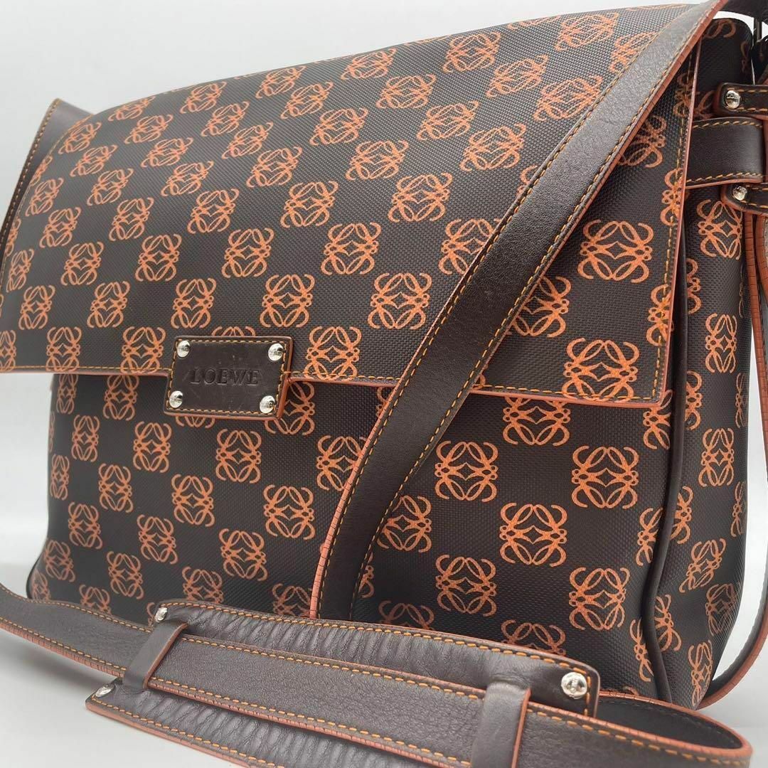 LOEWE - ✨美品✨ ロエベ リピートアナグラム ショルダーバッグ レザー