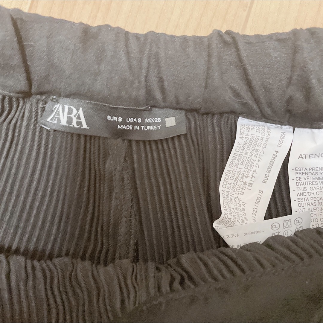 ZARA(ザラ)のZARA プリーツショートパンツ レディースのパンツ(ショートパンツ)の商品写真